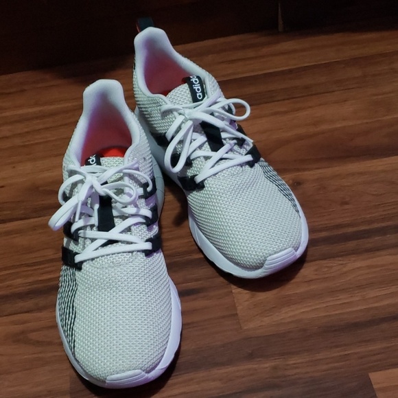 adidas questar flow cloud white